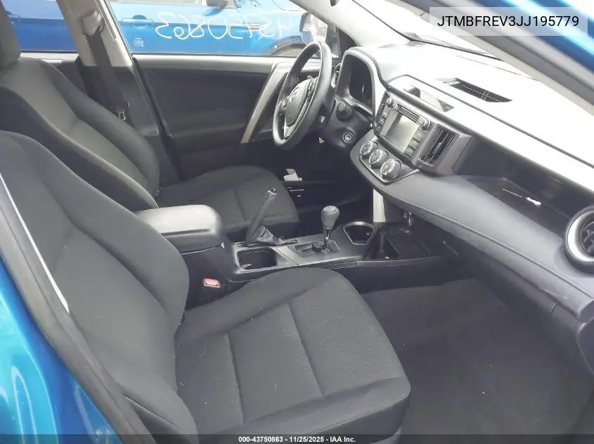 JTMBFREV3JJ195779 2018 Toyota Rav4 Le