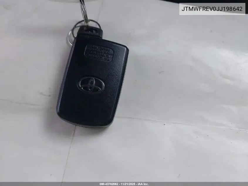 JTMWFREV0JJ198642 2018 Toyota Rav4 Xle