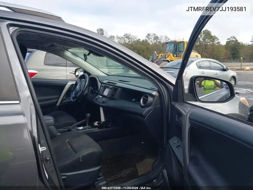 JTMRFREV7JJ193581 2018 Toyota Rav4 Xle