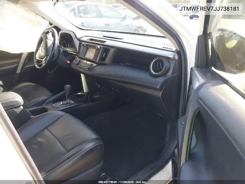 JTMWFREV7JJ738181 2018 Toyota Rav4 Xle