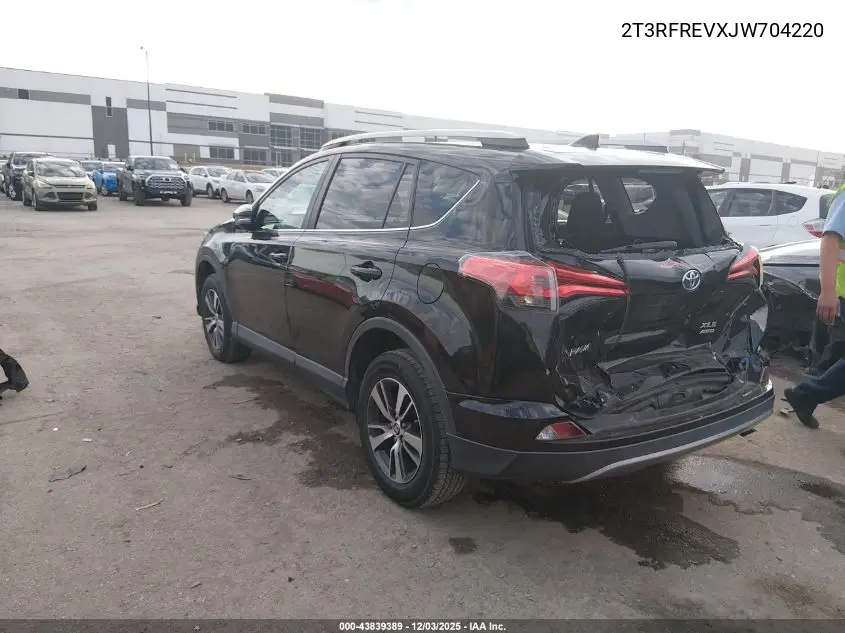 2T3RFREVXJW704220 2018 Toyota Rav4 Xle