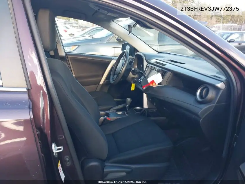 2T3BFREV3JW772375 2018 Toyota Rav4 Le