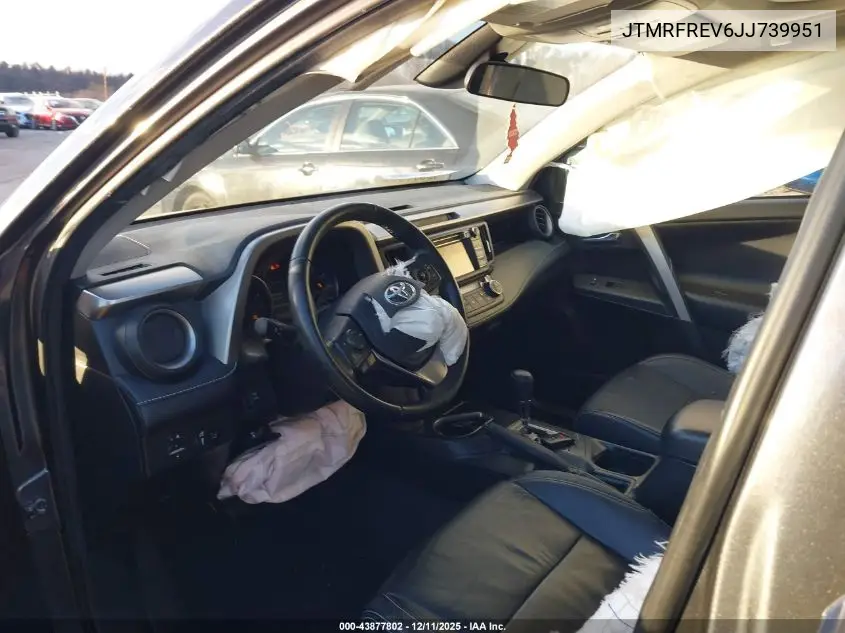 JTMRFREV6JJ739951 2018 Toyota Rav4 Xle