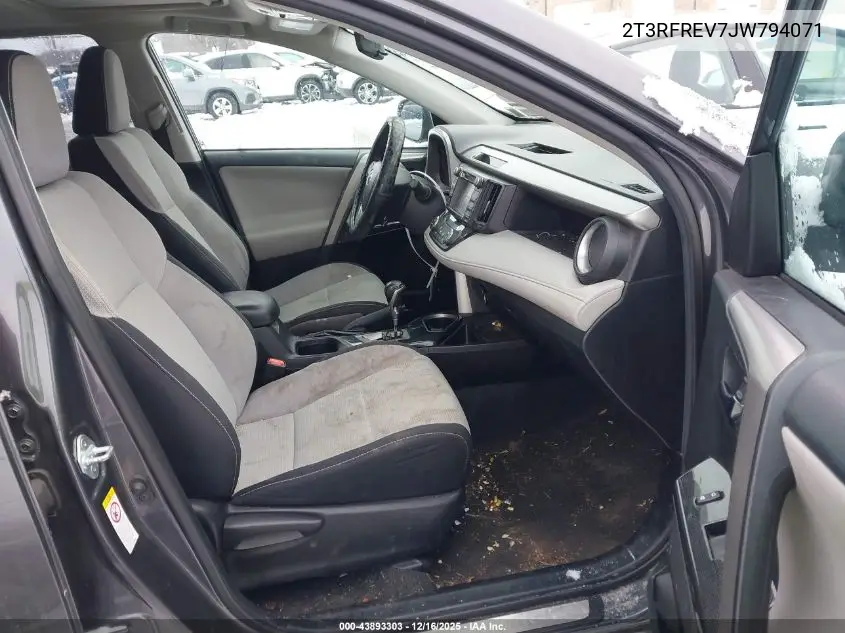 2T3RFREV7JW794071 2018 Toyota Rav4 Adventure