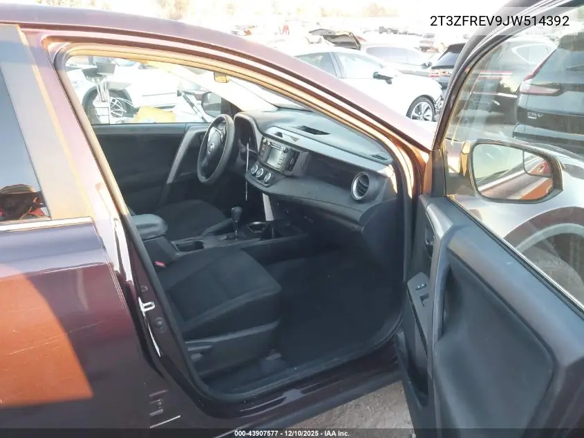 2T3ZFREV9JW514392 2018 Toyota Rav4 Le