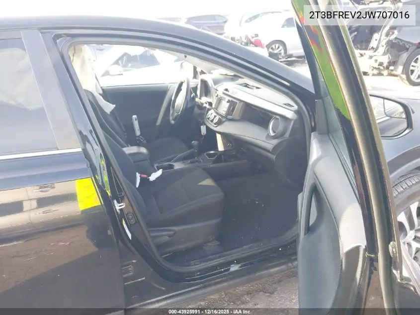 2T3BFREV2JW707016 2018 Toyota Rav4 Le
