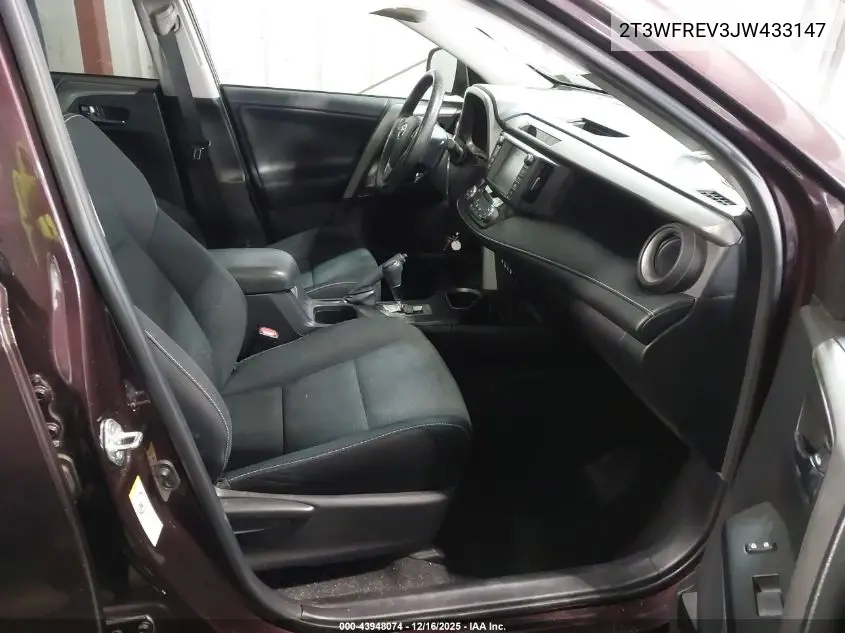 2T3WFREV3JW433147 2018 Toyota Rav4 Xle