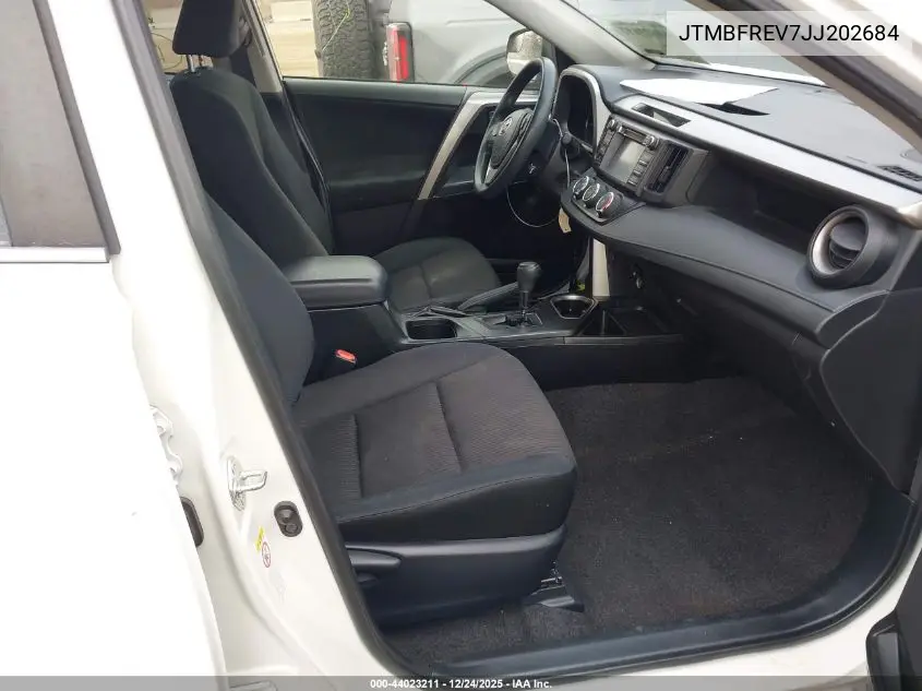 JTMBFREV7JJ202684 2018 Toyota Rav4 Le