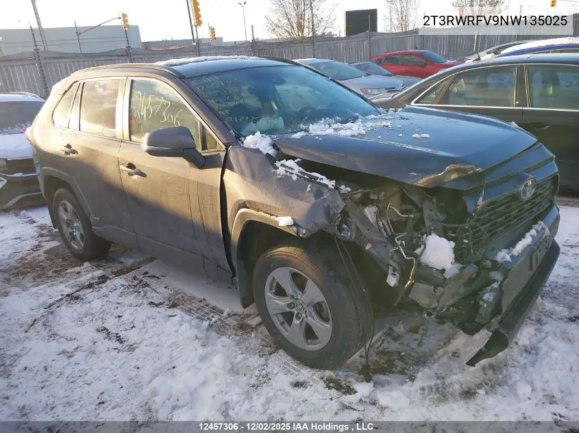 2T3RWRFV9NW135025 2022 Toyota Rav4 Xle
