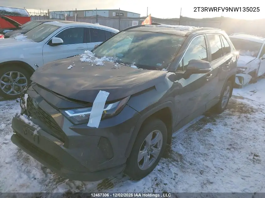 2T3RWRFV9NW135025 2022 Toyota Rav4 Xle