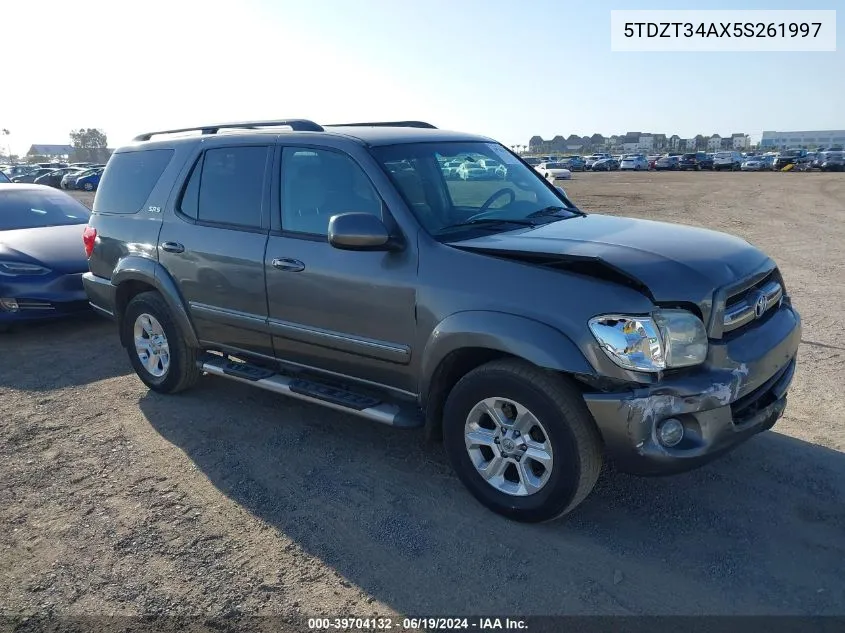 2005 Toyota Sequoia Sr5 V8 VIN: 5TDZT34AX5S261997 Lot: 39704132