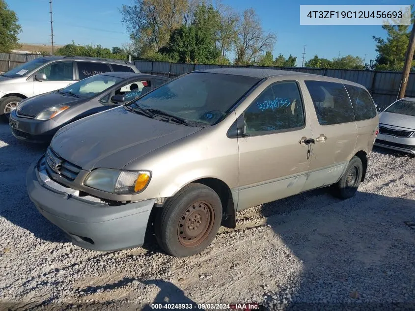 2002 Toyota Sienna Ce VIN: 4T3ZF19C12U456693 Lot: 40248933