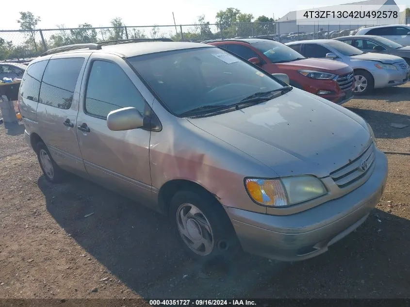 2002 Toyota Sienna Le VIN: 4T3ZF13C42U492578 Lot: 40351727