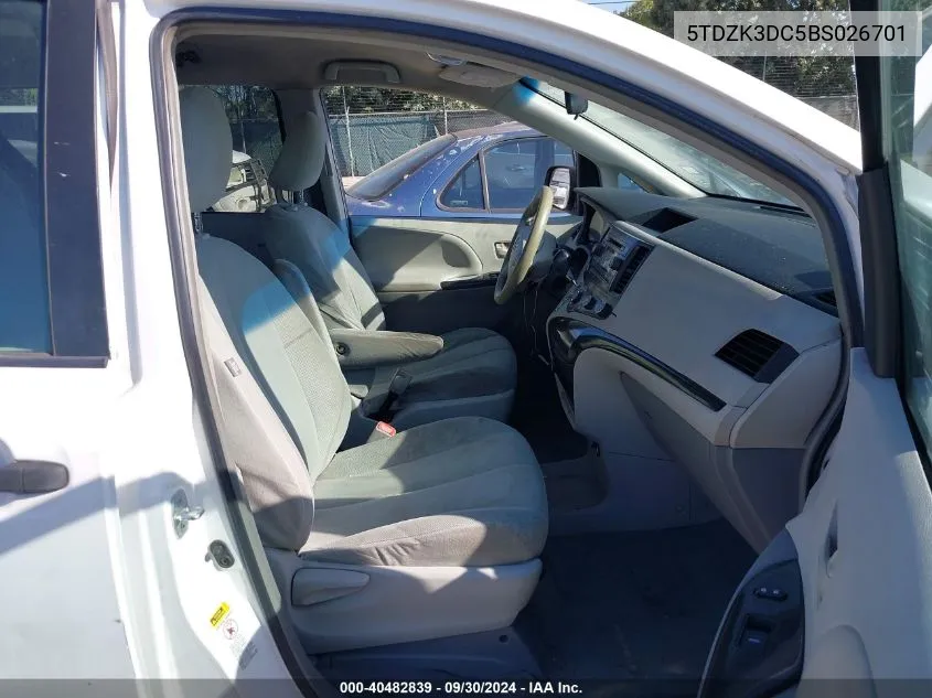 5TDZK3DC5BS026701 2011 Toyota Sienna Base V6