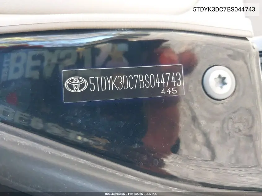 5TDYK3DC7BS044743 2011 Toyota Sienna Xle V6