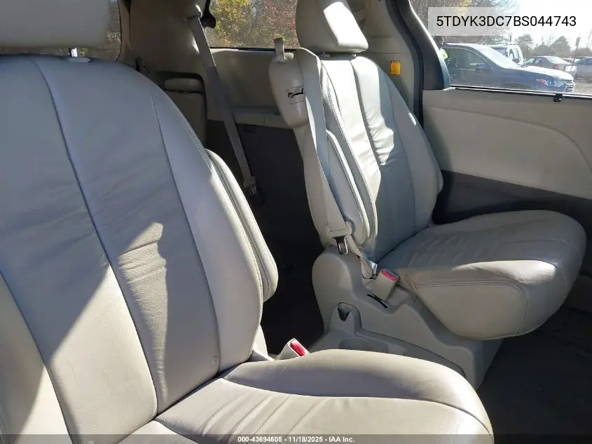 5TDYK3DC7BS044743 2011 Toyota Sienna Xle V6