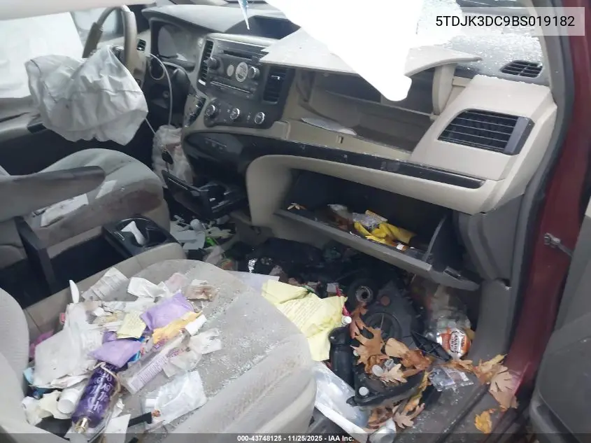 5TDJK3DC9BS019182 2011 Toyota Sienna Le