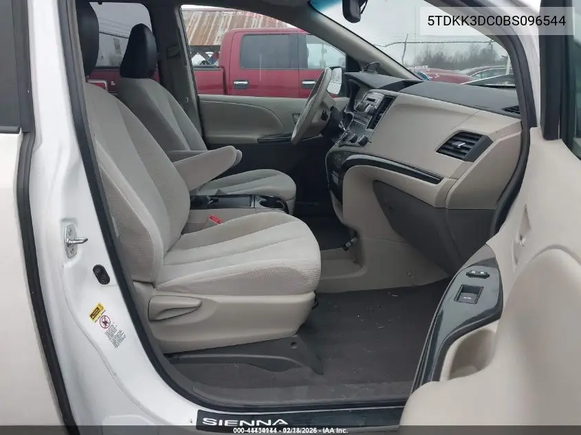 5TDKK3DC0BS096544 2011 Toyota Sienna Le V6