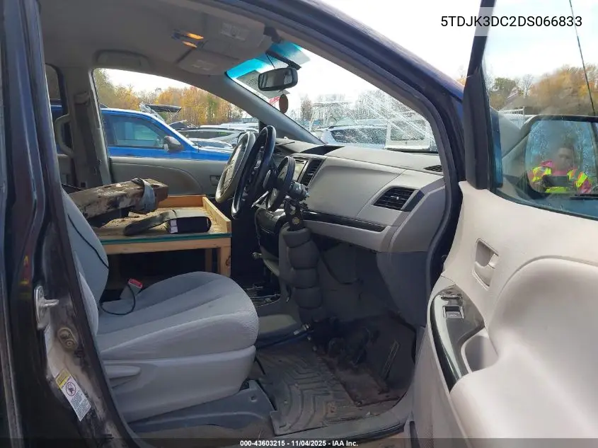 5TDJK3DC2DS066833 2013 Toyota Sienna Le 7 Passenger