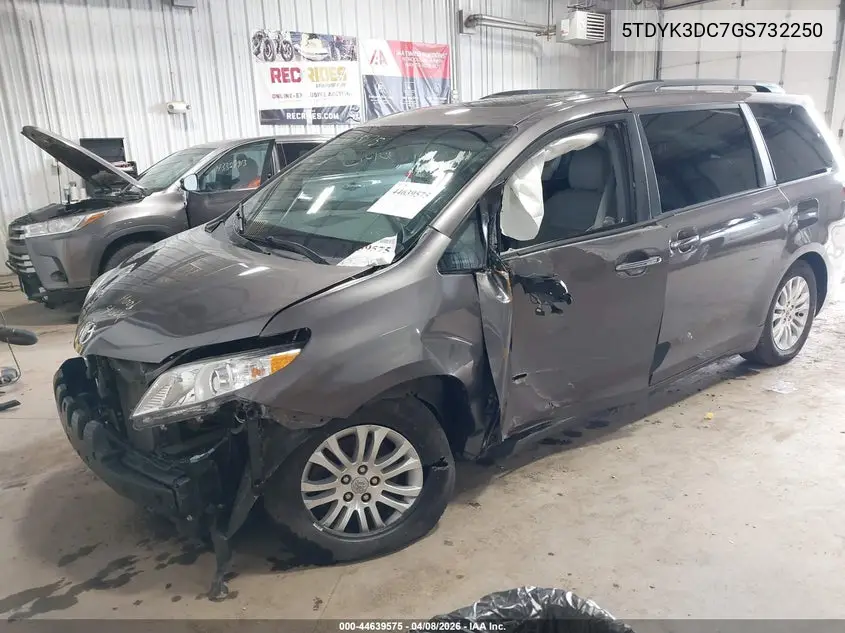 5TDYK3DC7GS732250 2016 Toyota Sienna Xle 8 Passenger