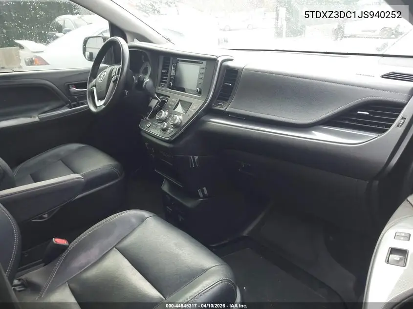5TDXZ3DC1JS940252 2018 Toyota Sienna Se 8 Passenger