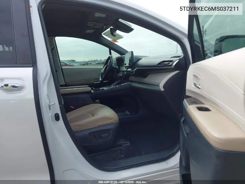5TDYRKEC6MS037211 2021 Toyota Sienna Xle