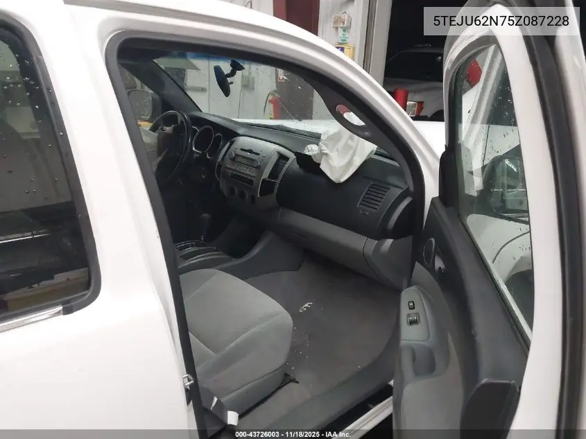 5TEJU62N75Z087228 2005 Toyota Tacoma Prerunner V6
