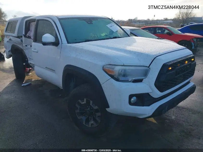 3TMCZ5AN4KM228044 2019 Toyota Tacoma Trd Off Road