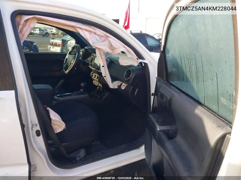 3TMCZ5AN4KM228044 2019 Toyota Tacoma Trd Off Road