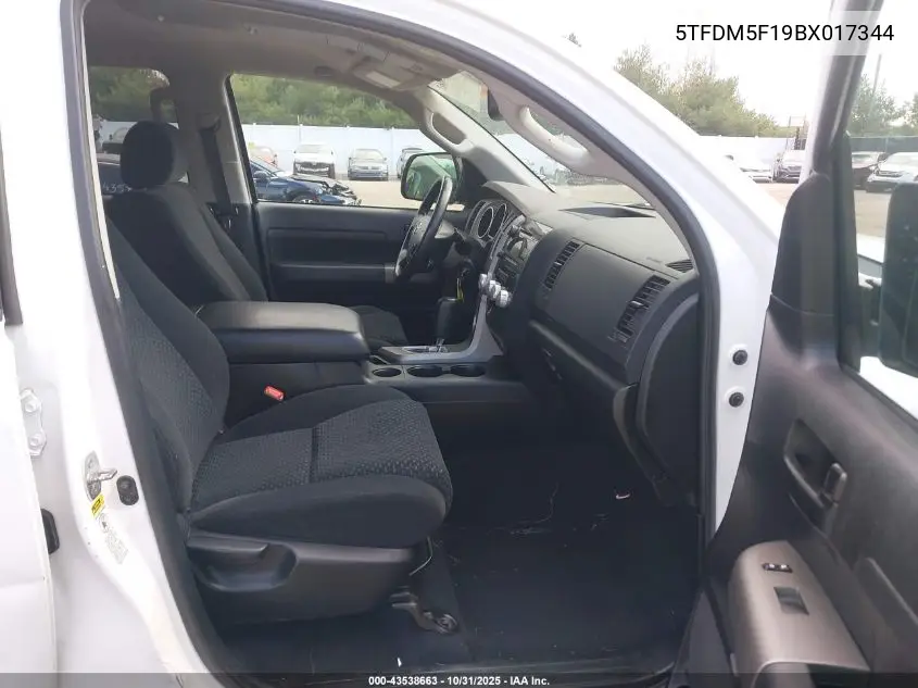 5TFDM5F19BX017344 2011 Toyota Tundra Grade 4.6L V8