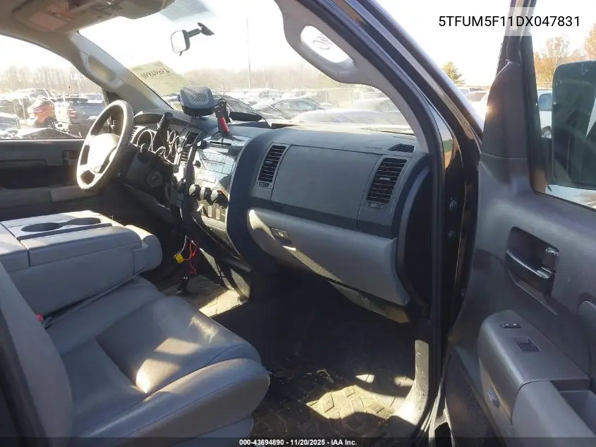 5TFUM5F11DX047831 2013 Toyota Tundra Grade 4.6L V8