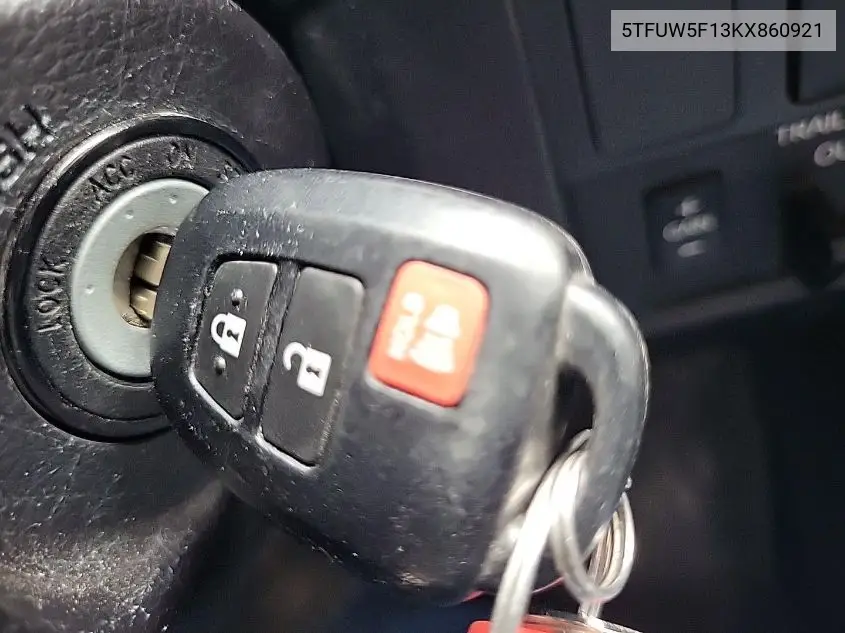 5TFUW5F13KX860921 2019 Toyota Tundra Sr5 5.7L V8