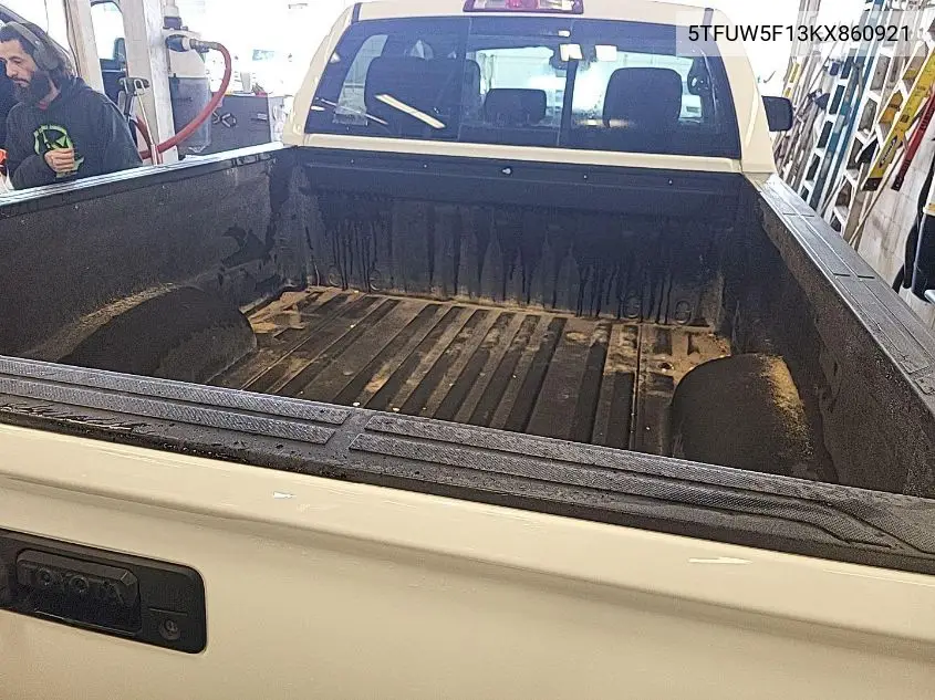 5TFUW5F13KX860921 2019 Toyota Tundra Sr5 5.7L V8