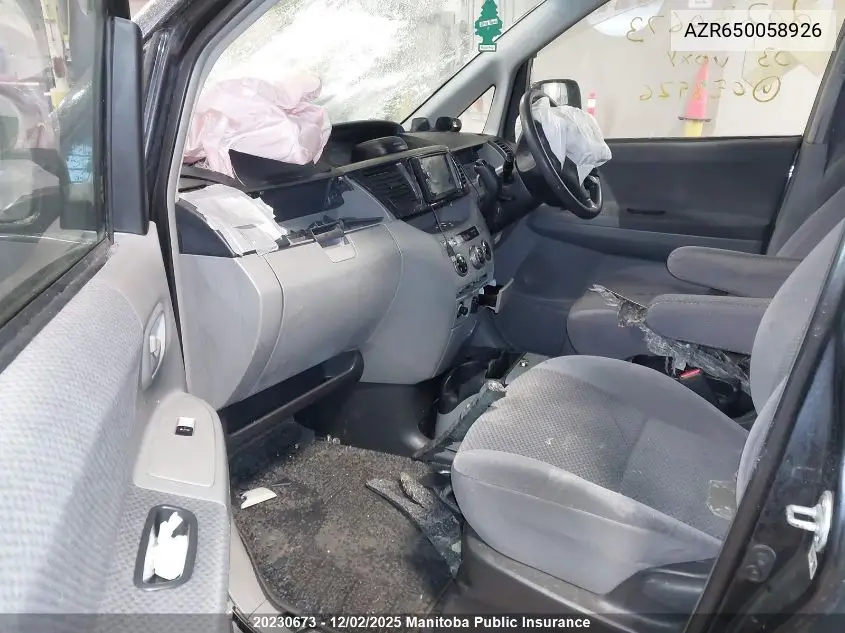 AZR650058926 2003 Toyota Voxy