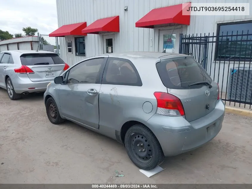 2009 Toyota Yaris VIN: JTDJT903695254418 Lot: 40244469