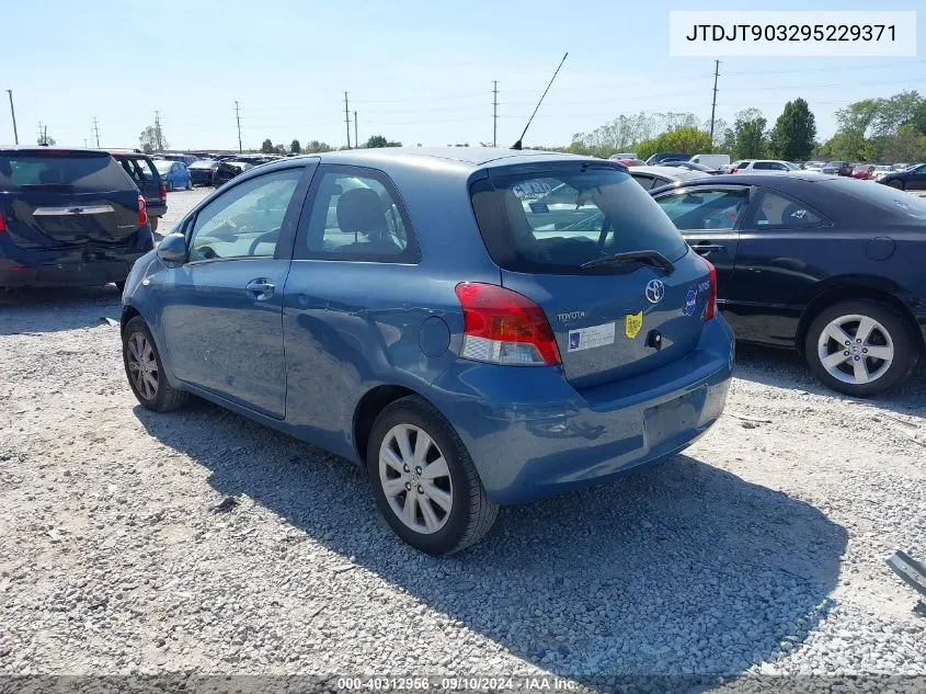 2009 Toyota Yaris VIN: JTDJT903295229371 Lot: 40312956