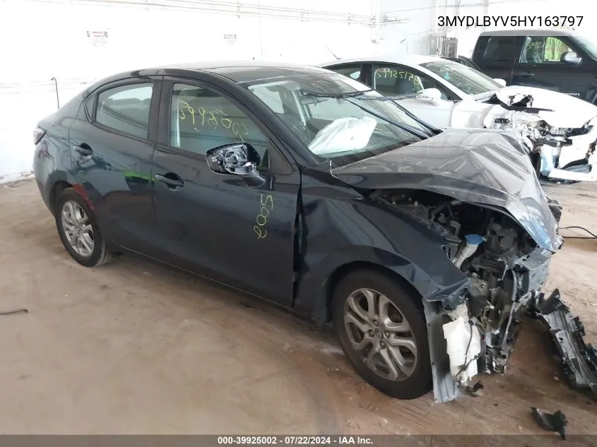 3MYDLBYV5HY163797 2017 Toyota Yaris Ia