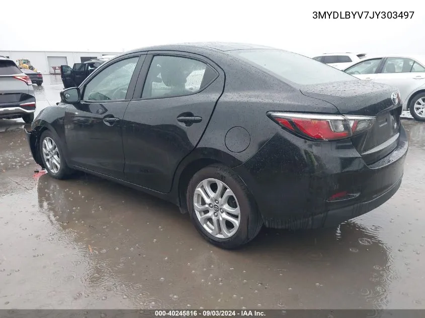 3MYDLBYV7JY303497 2018 Toyota Yaris Ia