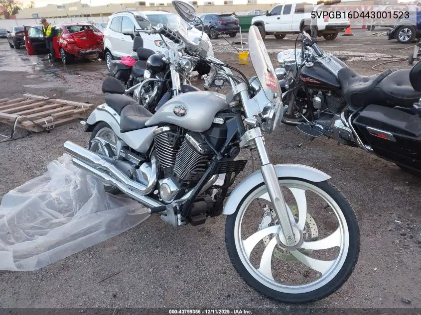 5VPGB16D443001523 2004 Victory Motorcycles Vegas