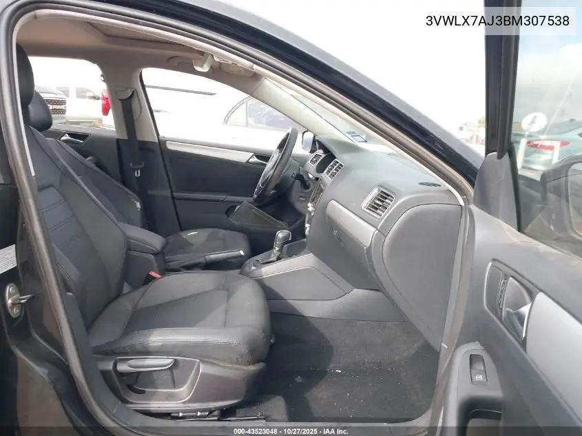 3VWLX7AJ3BM307538 2011 Volkswagen Jetta 2.5L Sel