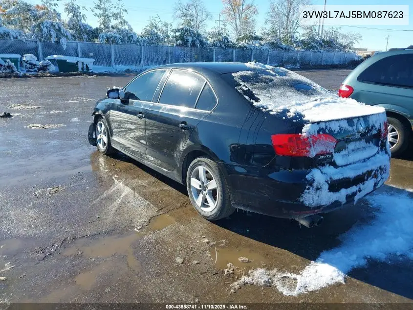 3VW3L7AJ5BM087623 2011 Volkswagen Jetta 2.0L Tdi
