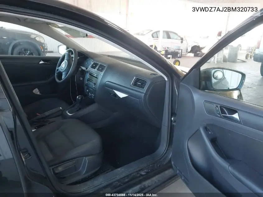 3VWDZ7AJ2BM320733 2011 Volkswagen Jetta 2.5L Se