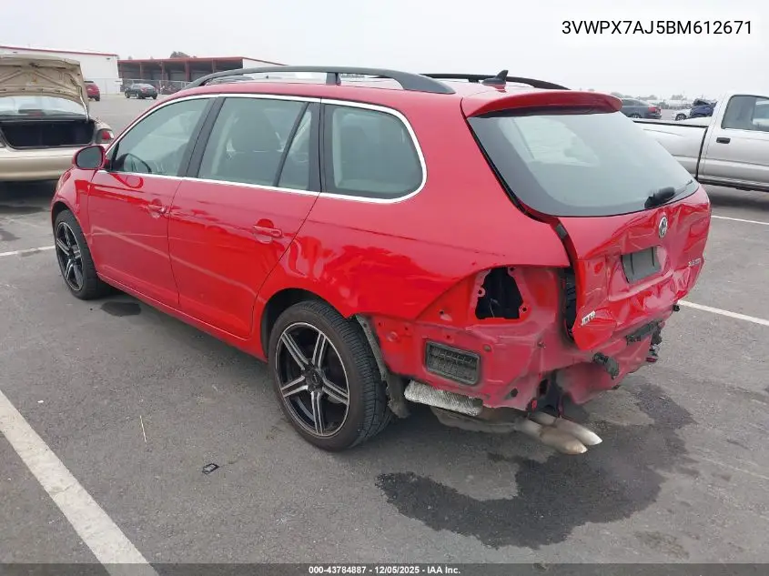 3VWPX7AJ5BM612671 2011 Volkswagen Jetta Sportwagen 2.5L Se