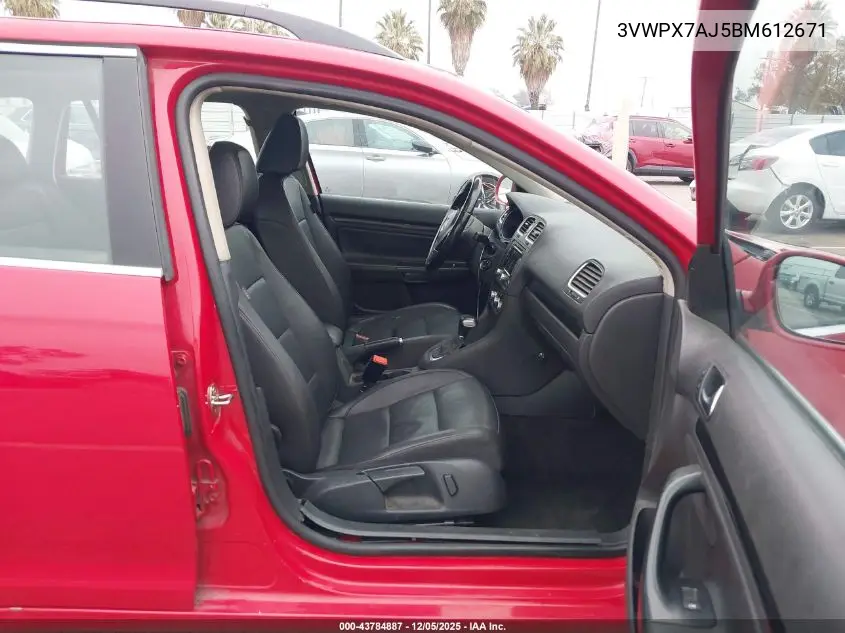 3VWPX7AJ5BM612671 2011 Volkswagen Jetta Sportwagen 2.5L Se