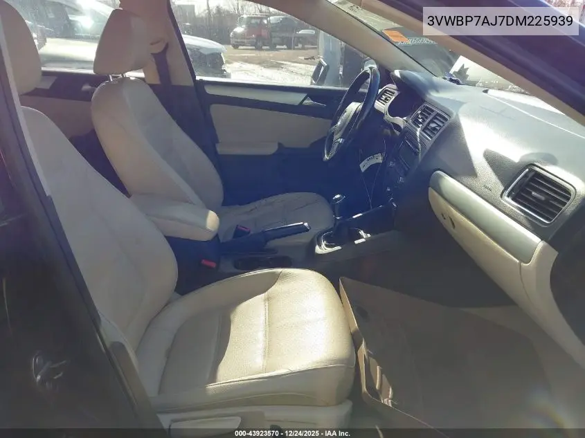 3VWBP7AJ7DM225939 2013 Volkswagen Jetta 2.5L Se