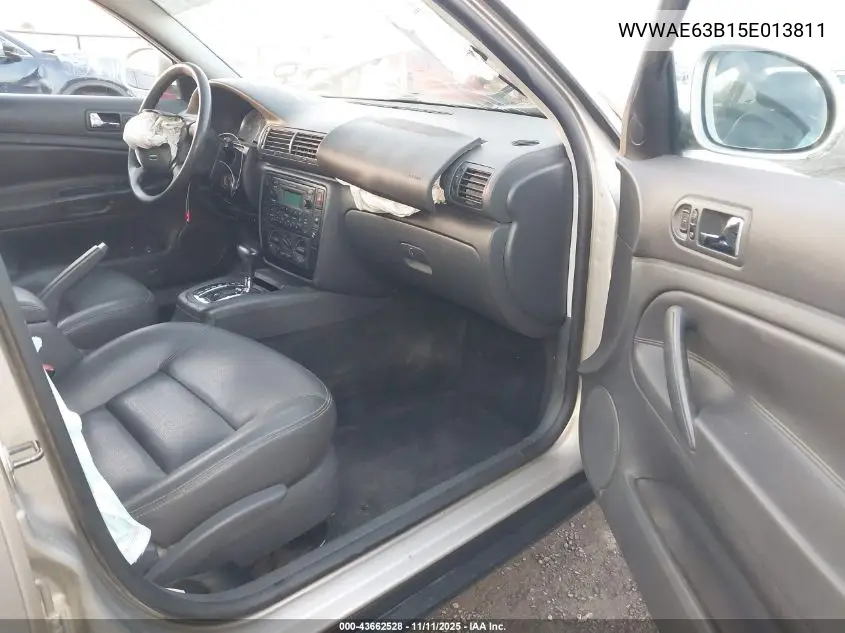 WVWAE63B15E013811 2005 Volkswagen Passat Gls Tdi