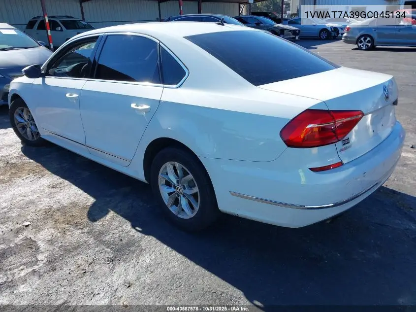 1VWAT7A39GC045134 2016 Volkswagen Passat 1.8T S
