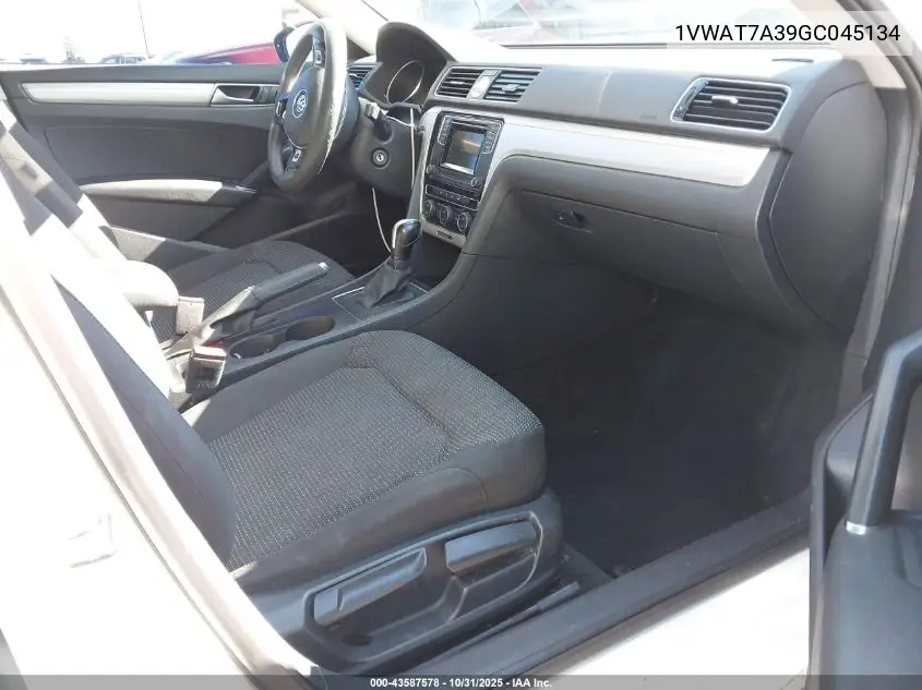 1VWAT7A39GC045134 2016 Volkswagen Passat 1.8T S