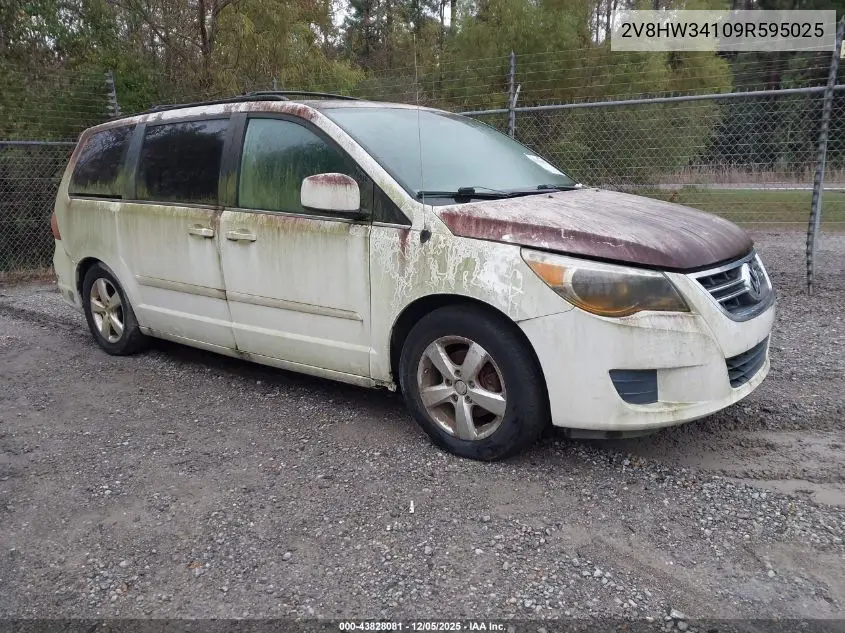 2V8HW34109R595025 2009 Volkswagen Routan Se