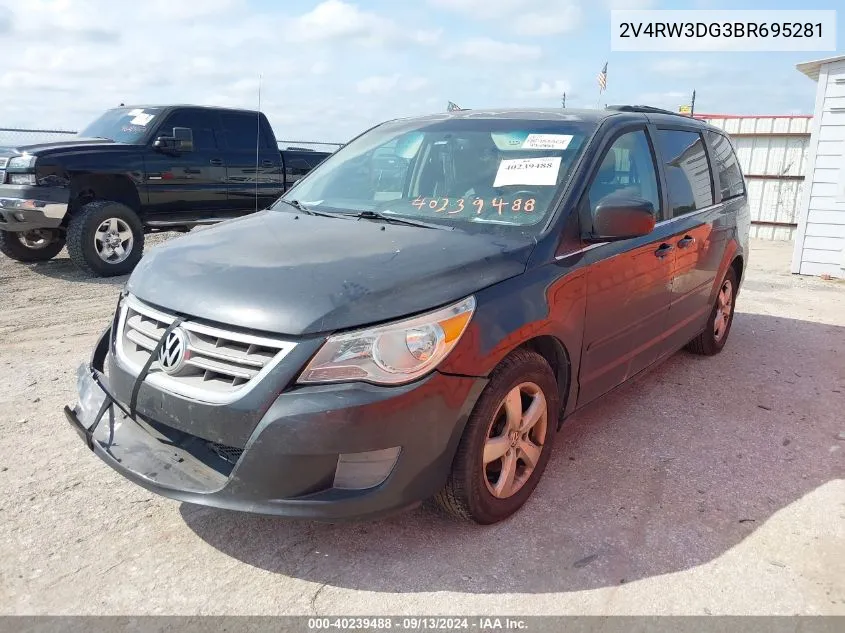 2V4RW3DG3BR695281 2011 Volkswagen Routan Se